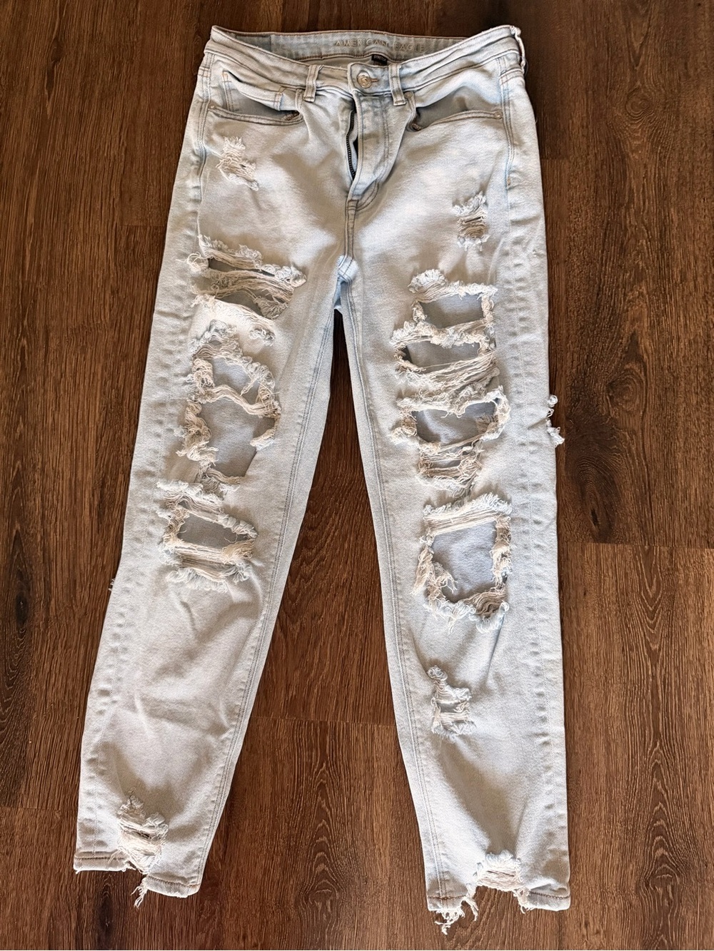 American Eagle Outfitters Light Blue Distressed Straight-Leg Jeans Sz 8